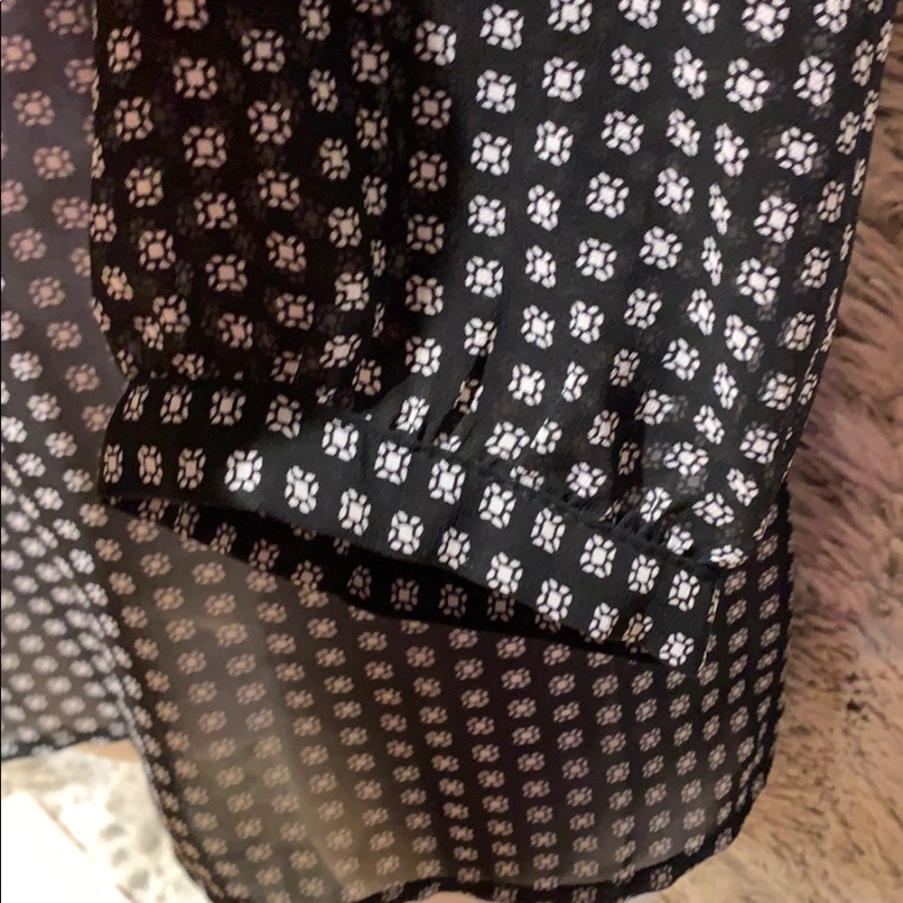 Sheet Black and White Blouse - Picture 7 of 12